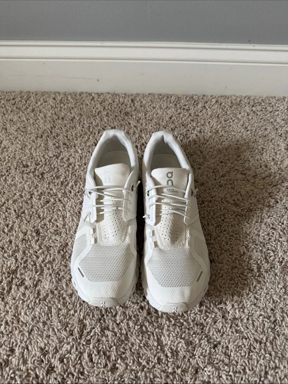 On Cloudswift Women's Athletic Running Shoes - White